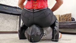 Mistress Luciana - Facesitting 3, Boss-Girls.com 00001